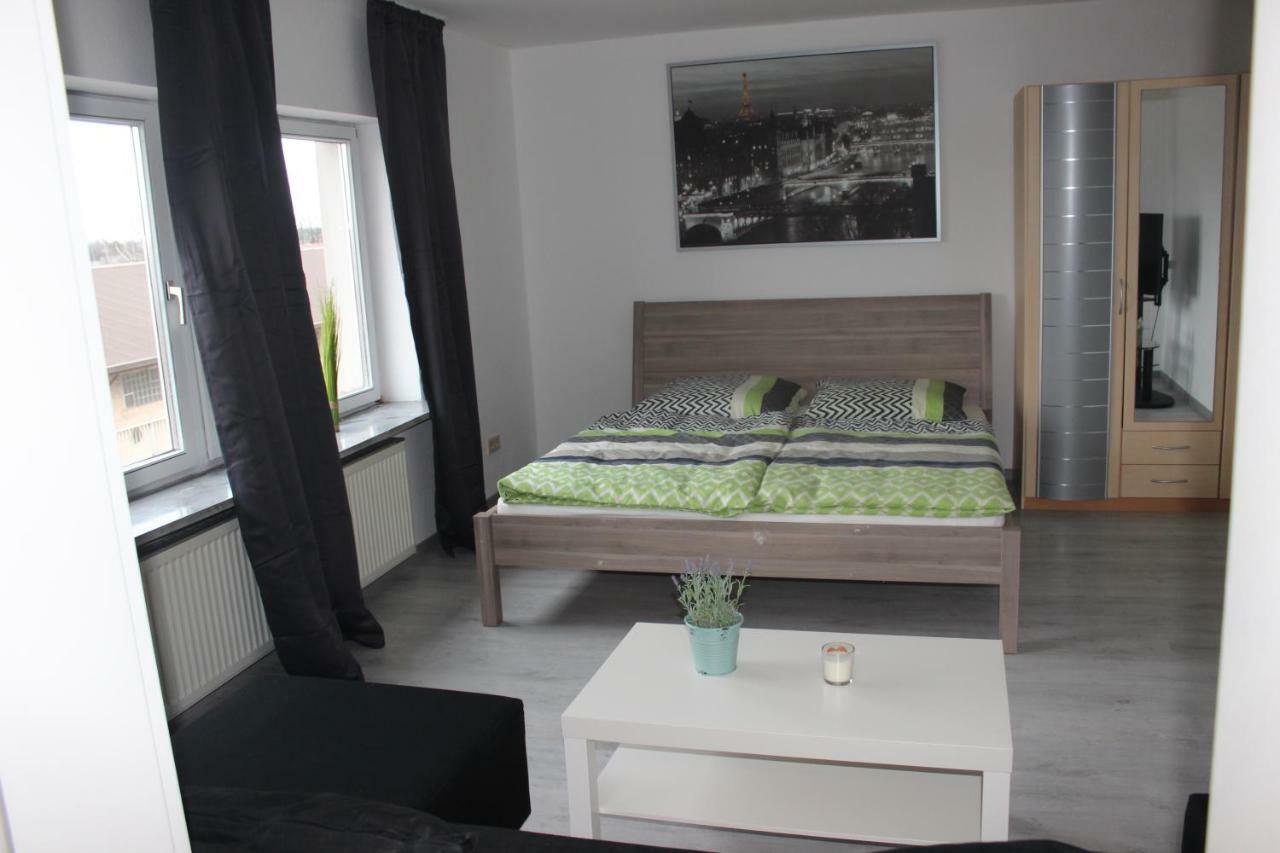 Gut Gelegenes Appartment Mit Wifi, Parkplatz, Wama, Trockner Usw. Kaiserslautern Bagian luar foto