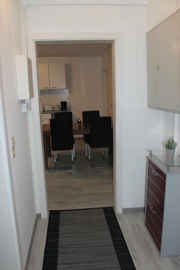 Gut Gelegenes Appartment Mit Wifi, Parkplatz, Wama, Trockner Usw. Kaiserslautern Bagian luar foto